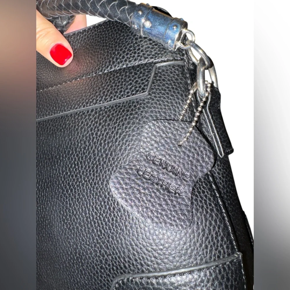 ALESSIA Elegant Black Shoulder Bag